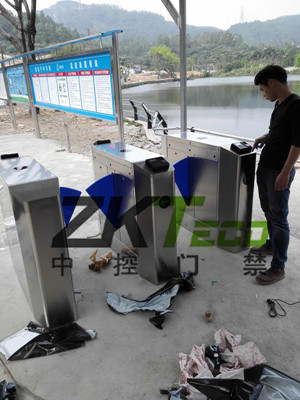 中控門(mén)禁公司在天河區(qū)安裝指紋翼閘、輥閘